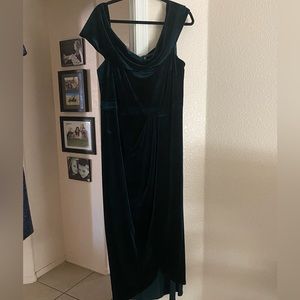 Lulus Green Velvet Dress